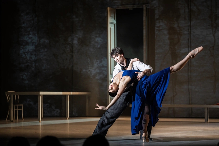 Балет «Две Анны» в Малом театре: Ахматова и Павлова на сцене